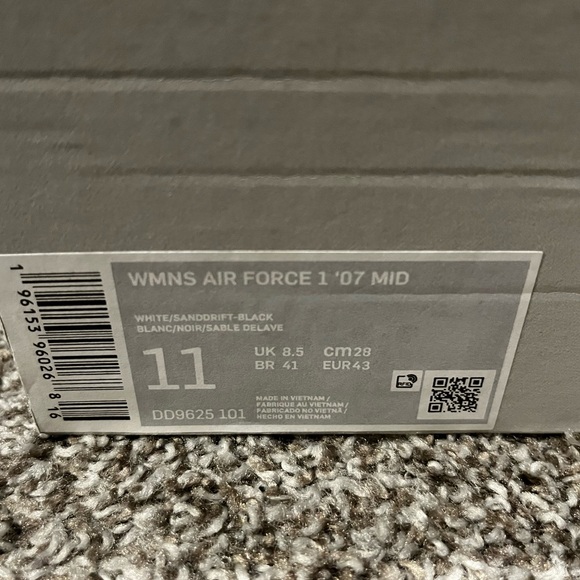 WMNS AIR FORCE 1 07 MID Size 11 - Picture 2 of 6